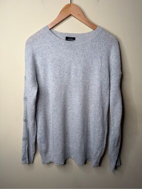 Halogen 100% Cashmere Gray Crewneck Sweater Button Sleeve Detail Women’s 1